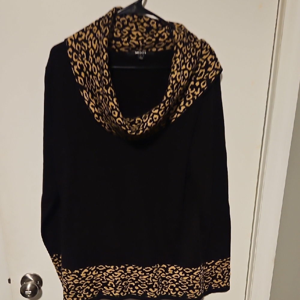 Black and Gold Leopard Print Women's Sweater